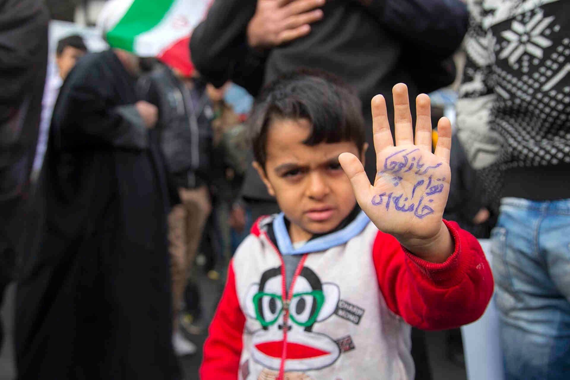 guerra iraniani non festeggiano