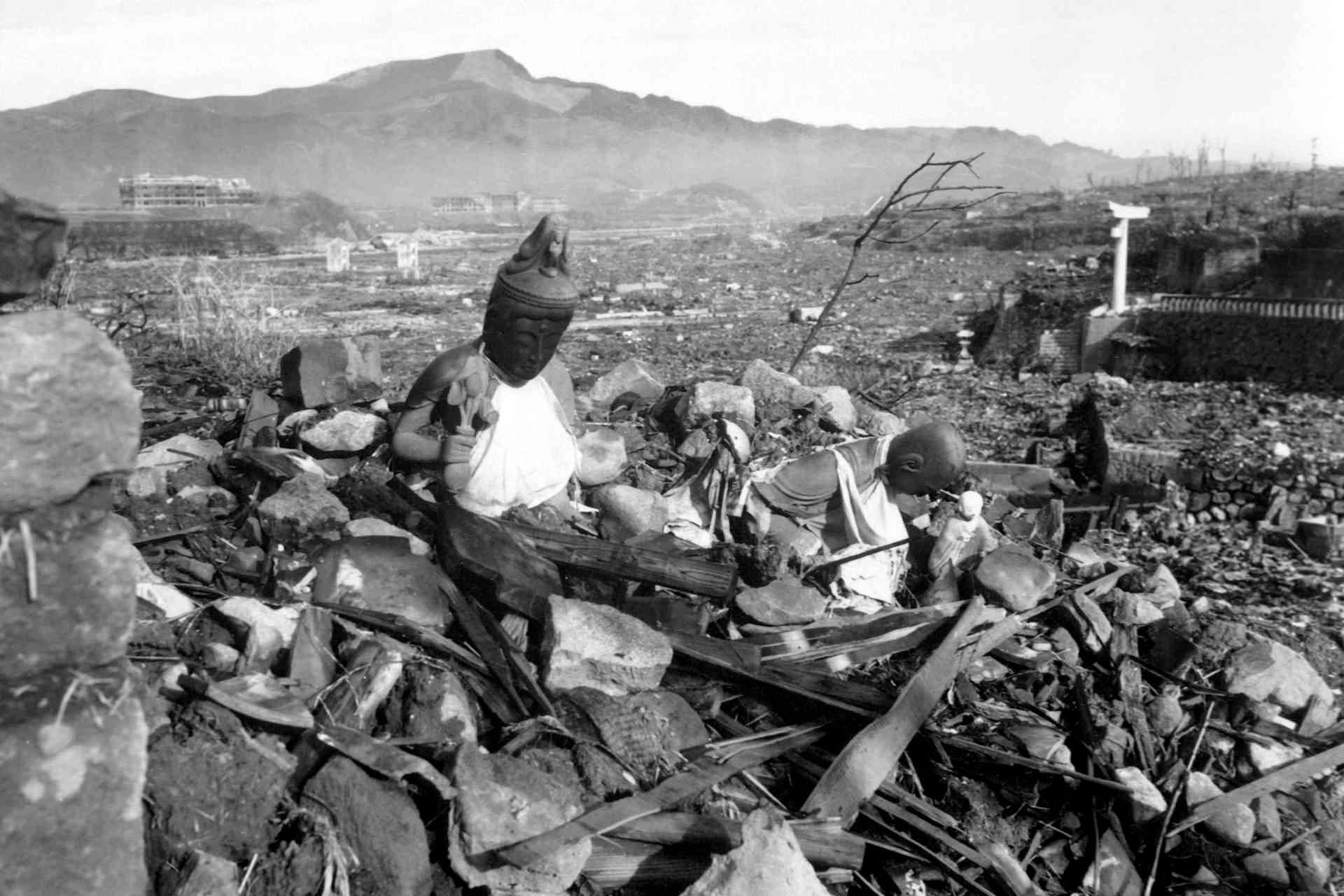 Domani distruggeranno Nagasaki